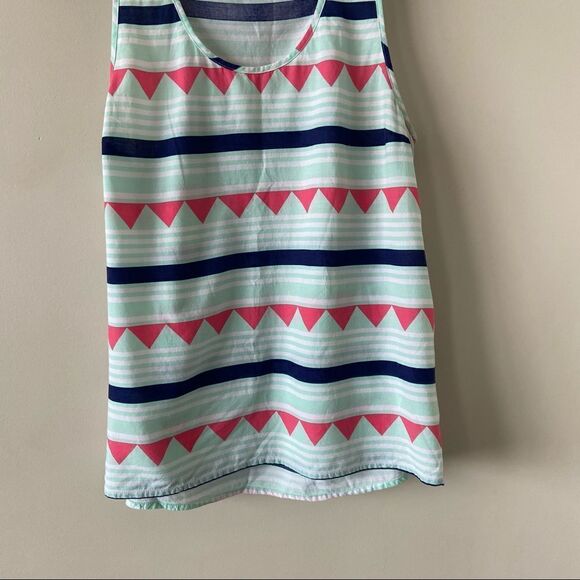Levis-printed Lightweight Tank Top (Medium) - Picture 7 of 9